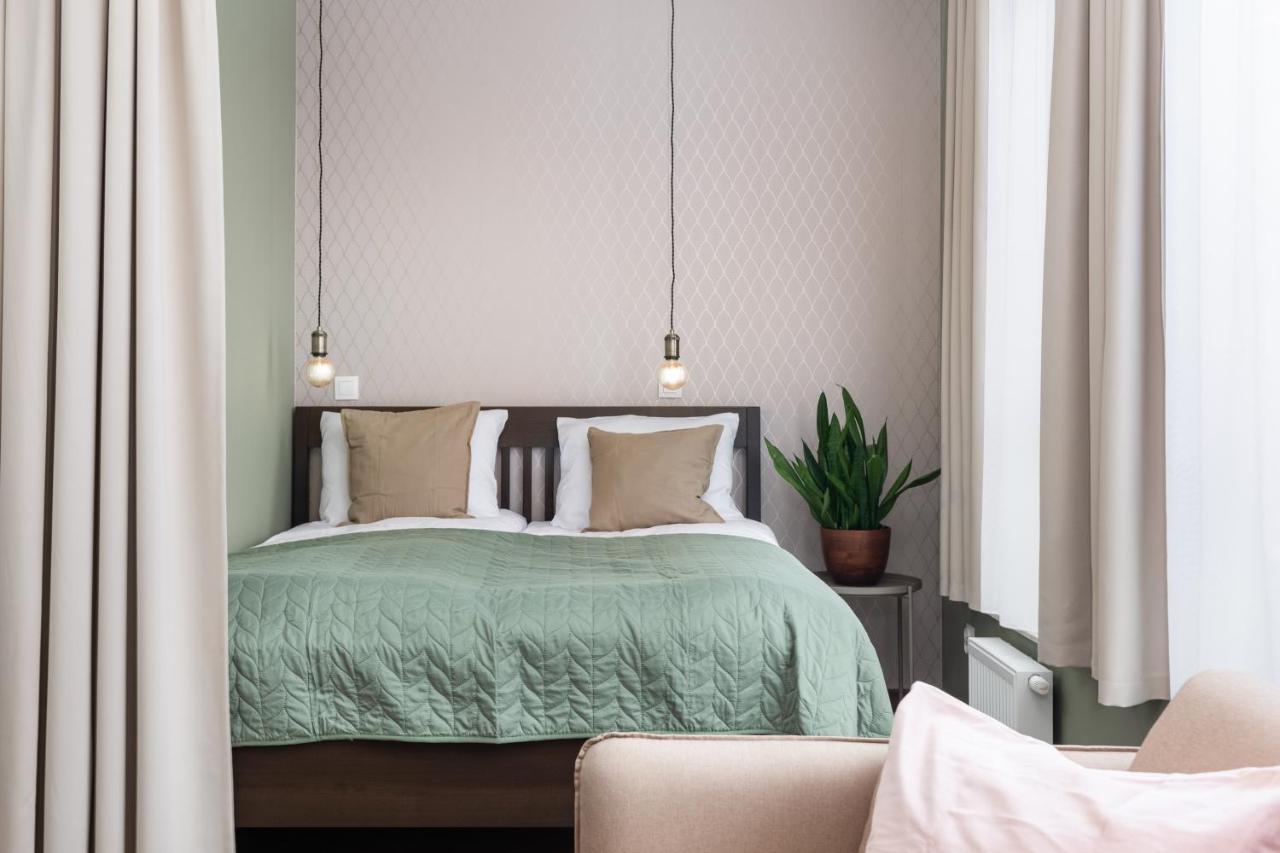 Old Town Apartment *